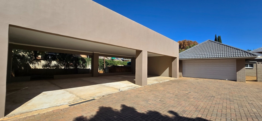 5 Bedroom Property for Sale in Stilfontein Ext 4 North West